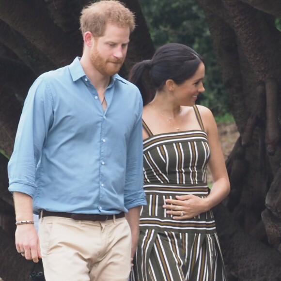 Le prince Harry, duc de Sussex, et Meghan Markle, duchesse de Sussex, visitent la plage de Bondi Beach. Sydney, le 19 octobre 2018.