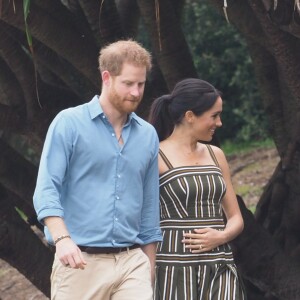 Le prince Harry, duc de Sussex, et Meghan Markle, duchesse de Sussex, visitent la plage de Bondi Beach. Sydney, le 19 octobre 2018.