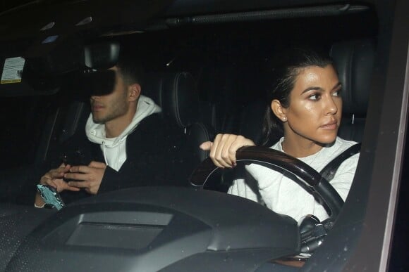 Exclusif - Kourtney Kardashian et son ami Fai Khadra à Beverly Hills le 18 octobre 2018.