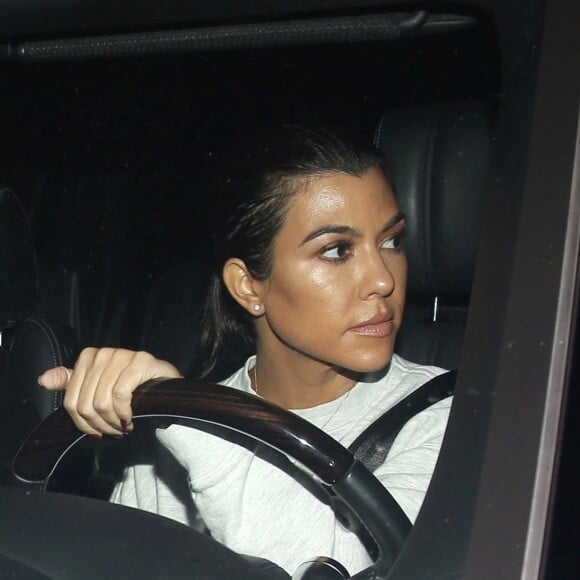 Exclusif - Kourtney Kardashian et son ami Fai Khadra à Beverly Hills le 18 octobre 2018.