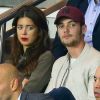 Louis Sarkozy, sa compagne Natali Husic et Pierre Sarkozy dans les tribunes lors du match de Ligue 1, Paris Saint-Germain (PSG) vs Toulouse FC (TFC) au Parc des Princes à Paris, France, le 20 août 2017.