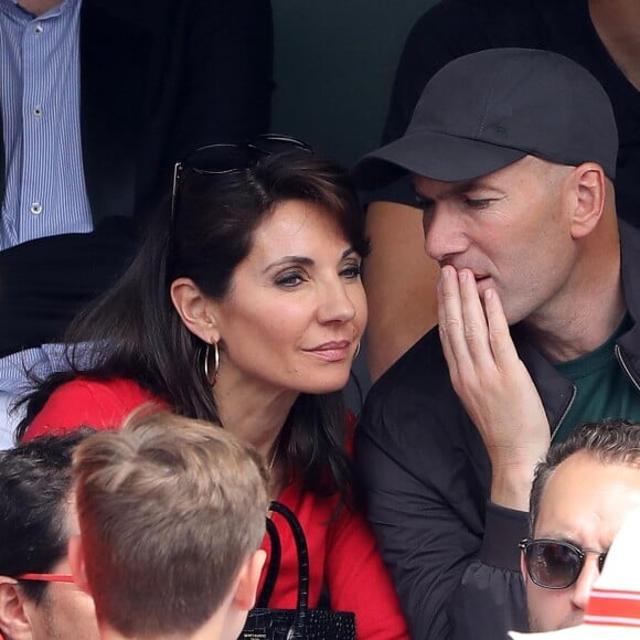 Zinédine Zidane et sa femme Véronique dans les tribunes des Internationaux de France de Tennis de Roland Garros à Paris, le 10 juin 2018. © Dominique Jacovides - Cyril Moreau/Bestimage