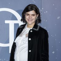 Soko enceinte : Topless, elle révèle les effets secondaires de sa grossesse