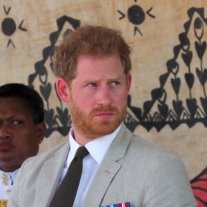 Le prince Harry, duc de Sussex assiste à une cérémonie traditionnelle fidjienne à la dernière étape de leur voyage officiel aux Fidji, à Nadi, Fidji, le 25 octobre 2018.