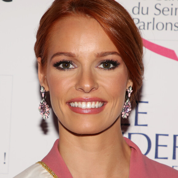 Maëva Coucke (Miss France 2018) lors de la soirée de lancement de la 25ème édition "Octobre rose" sur la péniche Pavillon Seine à Paris, France, le 1er octobre 2018. L'association Le Cancer du Sein, Parlons-en! lance la 25 édition d'Octobre Rose en France. © Denis Guignebourg/Bestimage