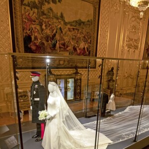 Les tenues de mariage du prince Harry et Meghan Markle exposées au château de Windsor à partir du 26 octobre 2018 et jusqu'au 6 janvier 2019.