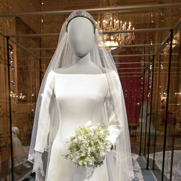 Les tenues de mariage du prince Harry et Meghan Markle exposées au château de Windsor à partir du 26 octobre 2018 et jusqu'au 6 janvier 2019.