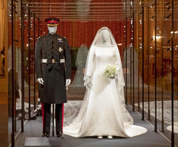 Les tenues de mariage du prince Harry et Meghan Markle exposées au château de Windsor à partir du 26 octobre 2018 et jusqu'au 6 janvier 2019.