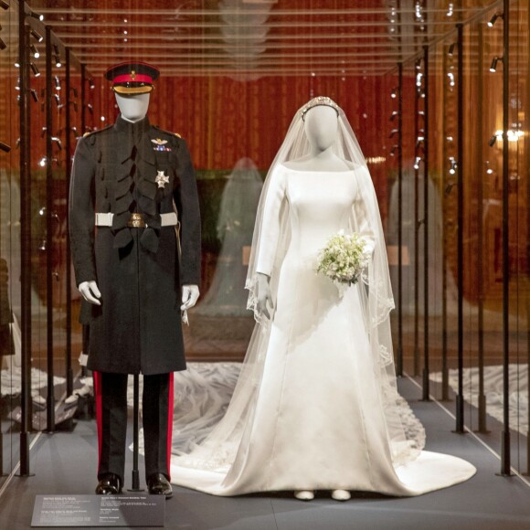 Les tenues de mariage du prince Harry et Meghan Markle exposées au château de Windsor à partir du 26 octobre 2018 et jusqu'au 6 janvier 2019.
