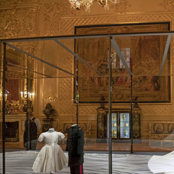 Les tenues de mariage du prince Harry et Meghan Markle exposées au château de Windsor à partir du 26 octobre 2018 et jusqu'au 6 janvier 2019.