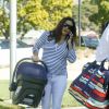 Exclusif - Eva Longoria se rend avec son fils Santiago à l'aéroport de Van Nuys à Los Angeles, le 26 octobre 2018.