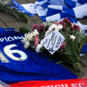 Hommages au King Power Stadium de Leicester City Football Club, après la mort de Vichai Srivaddhanaprabha. Le 29 octobre 2017.