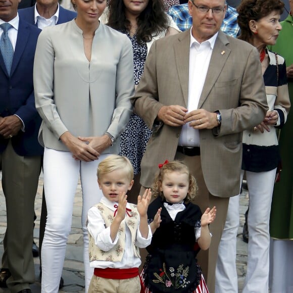 Le prince Jacques de Monaco et la princesse Gabriella de Monaco avec leurs parents la princesse Charlene et le prince Albert II lors du traditionnel pique-nique des Monégasques dans les jardins du parc Princesse Antoinette à Monaco, le 31 août 2018. © Jean-François Ottonello / Nice Matin / Bestimage