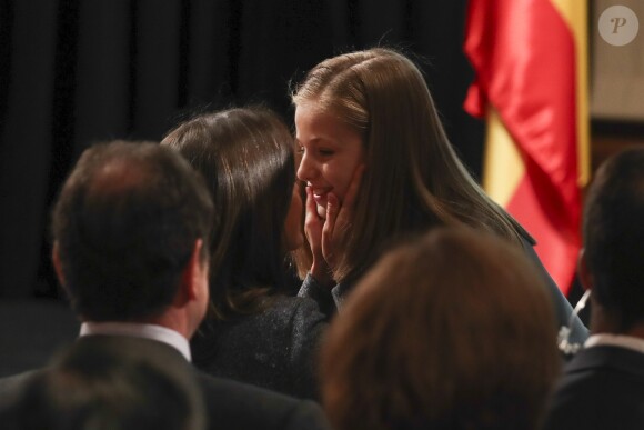 La princesse Leonor des Asturies a prononcé, en présence de son père le roi Felipe VI d'Espagne, sa mère la reine Letizia et sa soeur l'infante Sofia, son premier discours en acte officiel le 31 octobre 2018 à l'occasion du 40e anniversaire de la Constitution espagnole, célébré à l'Institut Cervantes à Madrid.