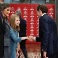 La princesse Leonor des Asturies a prononcé le jour de son 13e anniversaire, en présence de son père le roi Felipe VI d'Espagne, sa mère la reine Letizia et sa soeur l'infante Sofia, son premier discours en acte officiel le 31 octobre 2018 à l'occasion du 40e anniversaire de la Constitution espagnole, célébré à l'Institut Cervantes à Madrid.