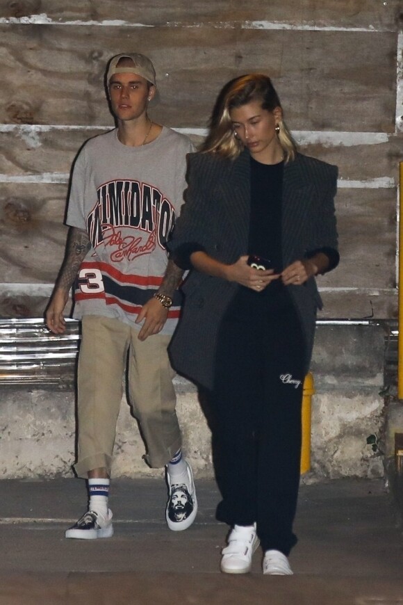 Justin Bieber et sa fiancée Hailey Baldwin vont à l'église à Beverly Hills, le 31 octobre 2018