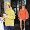 Justin Bieber et sa femme Hailey Baldwin vont prendre un petit-déjeuner chez "Joan's On Third" à Los Angeles, le 24 octobre 2018.
