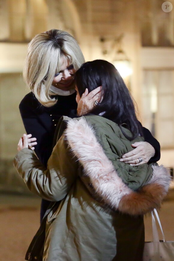 La Première Dame Brigitte Macron (Trogneux) accueille les enfants de l'UNICEF pour la Journée Internationale des Droits de l'Enfant au Palais de l'Elysée à Paris, le 20 novembre 2017. © Stéphane Lemouton/Bestimage