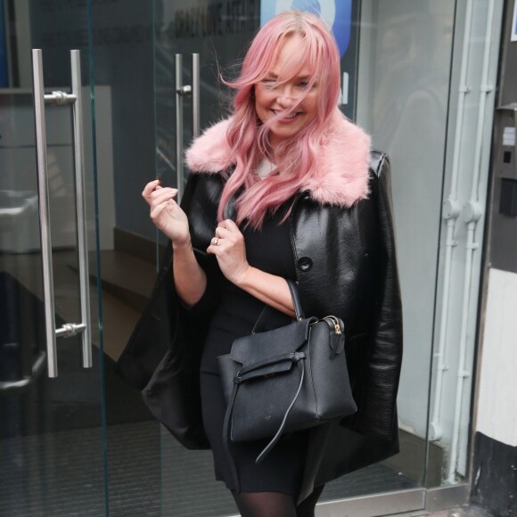 Exclusif - Emma Bunton à la sortie des studios Global Radio à Londres, le 7 novembre 2018