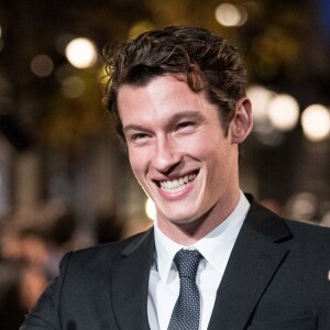 Callum Turner - Avant première mondiale du film "Les animaux fantastiques : Les crimes de Grindelwald" au cinéma UGC Bercy à Paris le 8 novembre 2018. © Cyril Moreau/bestimage