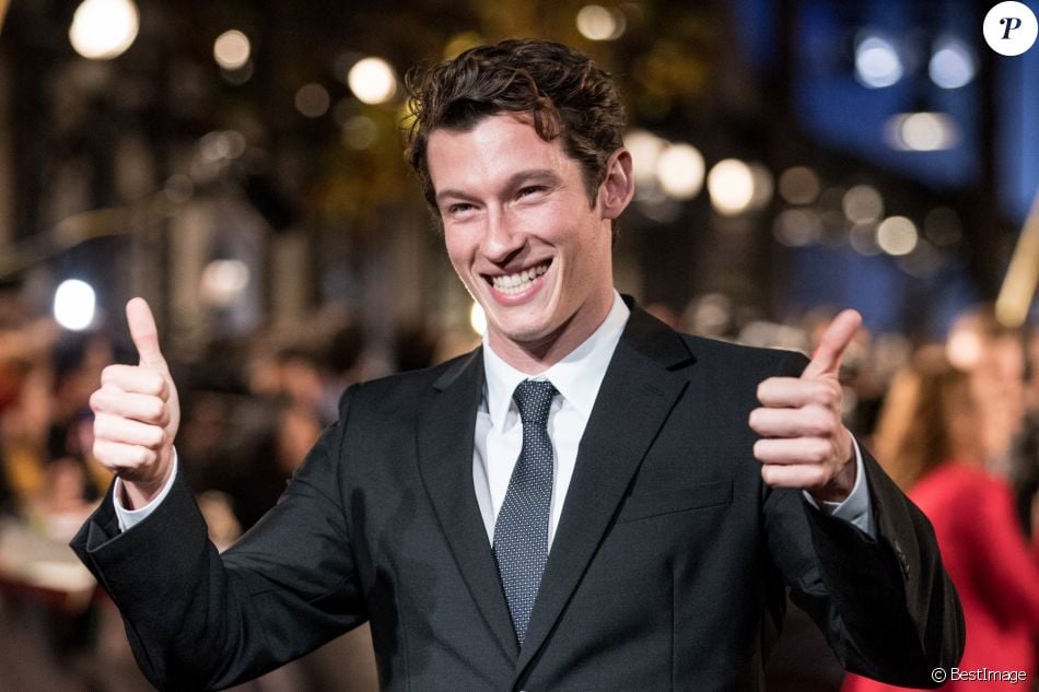 Callum Turner Avant Première Mondiale Du Film Les Animaux