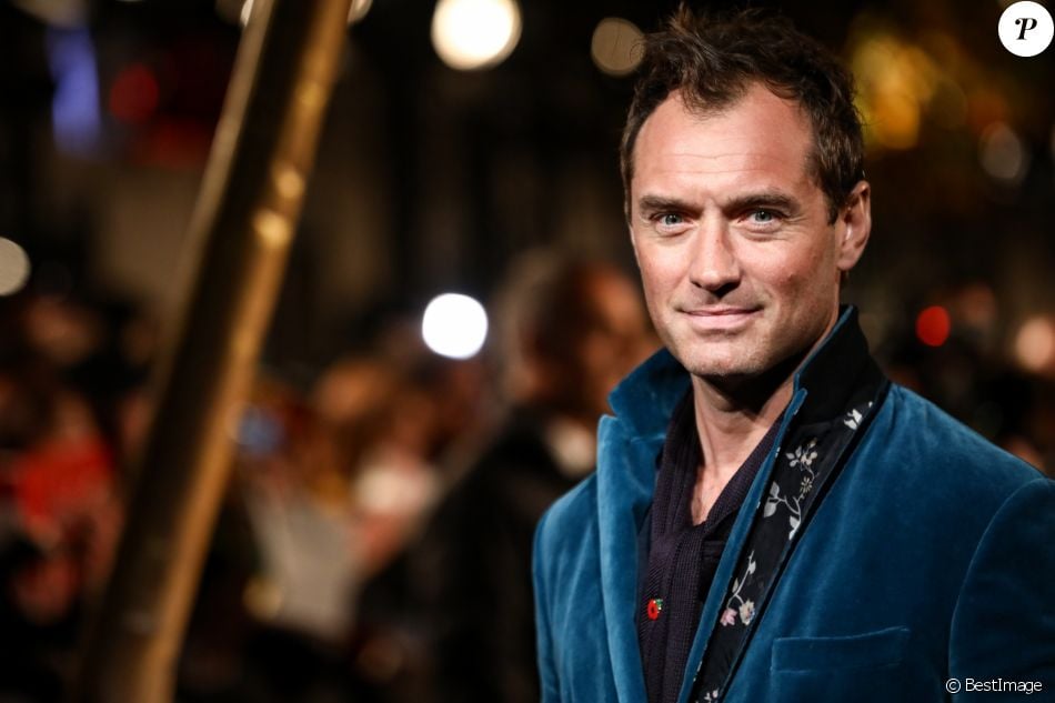 Jude Law Lors De Lavant Première Mondiale Du Film Les