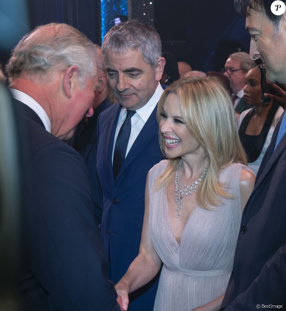 Le prince Charles avec Rowan Atkinson et Kylie Minogue lors de la