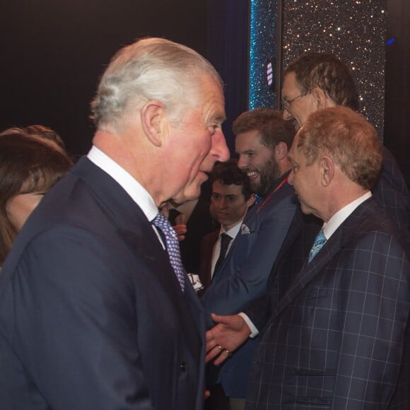Le prince Charles face à Cheryl et au magicien Dynamo lors de la soirée We Are Most Amused and Amazed enregistrée le 22 octobre 2018 au Palladium de Londres et diffusée le 13 novembre sur ITV en l'honneur de son 70e anniversaire.