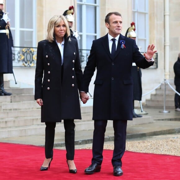 Le président de la République française Emmanuel Macron et sa femme la Première Dame Brigitte Macron (Trogneux) - Le président de la République française et sa femme la Première Dame reçoivent les présidents avant la cérémonie du Centenaire de l'Armistice de la Première Guerre Mondiale, au palais de l'Elysée à Paris, France, le 11 novembre 2018. © Stéphane Lemouton/Bestimage