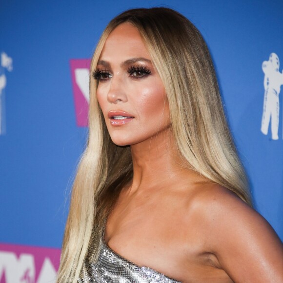 Jennifer Lopez lors du photocall de la cérémonie des MTV Video Music Awards à New York le 20 août 2018.