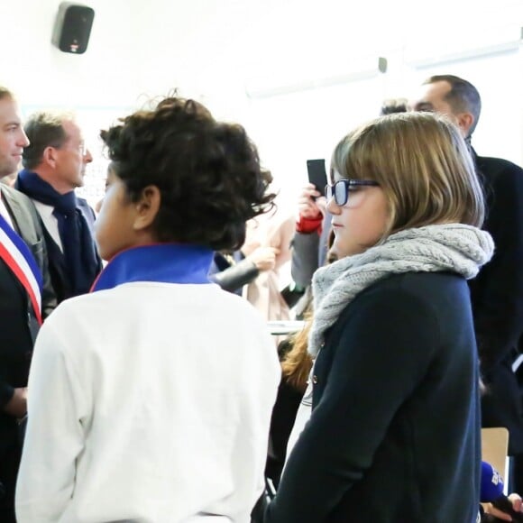 La première dame, Brigitte Macron, Jean-Michel Blanquer, ministre de l'éducation, Marlène Schiappa, secrétaire d'Etat, chargée de l'Egalité des femmes et des hommes se rendent au collège des petits ponts à Clamart, pour évoquer la lutte contre le harcèlement à l'école sous toutes ses formes à Clamart. Le 15 novembre 2018. © Stéphane Lemouton / Bestimage