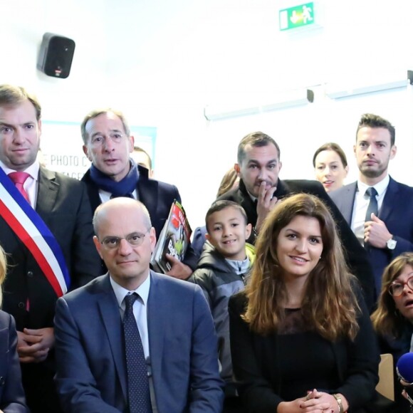 La première dame, Brigitte Macron, Jean-Michel Blanquer, ministre de l'éducation, Marlène Schiappa, secrétaire d'Etat, chargée de l'Egalité des femmes et des hommes se rendent au collège des petits ponts à Clamart, pour évoquer la lutte contre le harcèlement à l'école sous toutes ses formes à Clamart. Le 15 novembre 2018. © Stéphane Lemouton / Bestimage