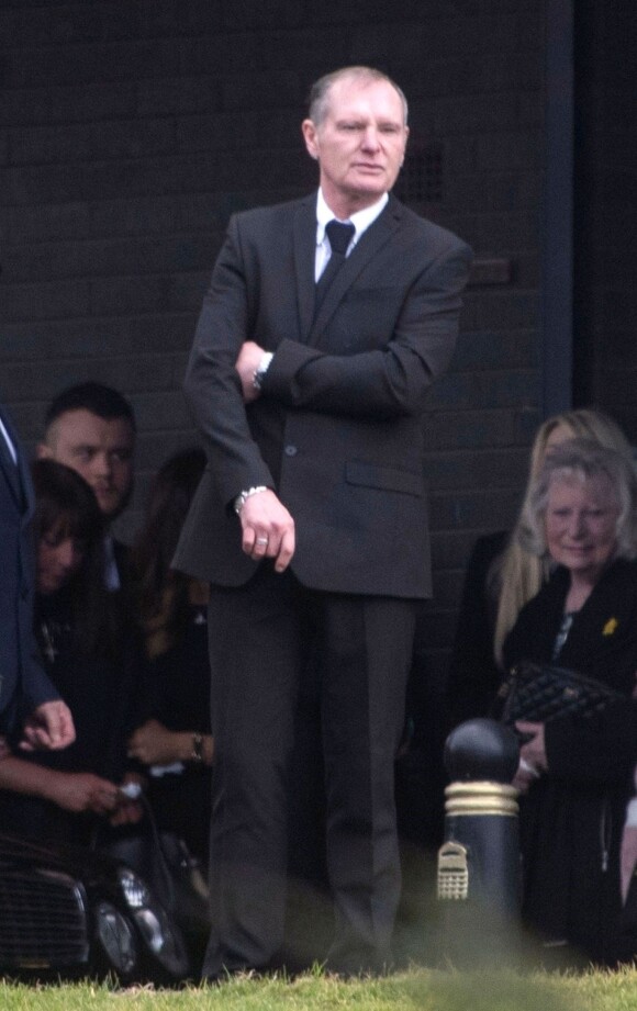 Exclusif - Le footballeur Paul Gascoigne assiste aux obsèques de son père à Gateshead le 21 février 2018.