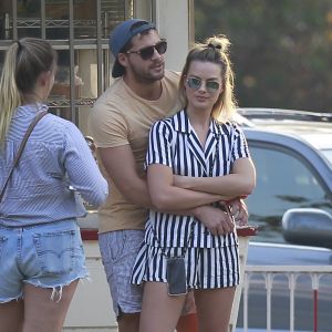 Exclusif - Margot Robbie, son mari Tom Ackerley et des amis jouent au golf à Los Angeles, le 11 novembre 2018.