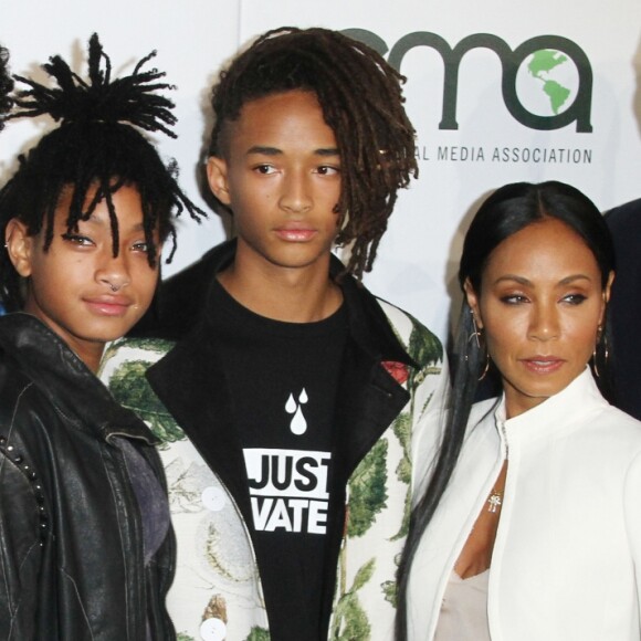 Will Smith, Jada Pinkett et leurs enfants Willow Smith, Jaden Smith et Trey Smith - Célébrités arrivant au 26ème EMA Awards au studio de la Warner à Burbank le 22 octobre 2016