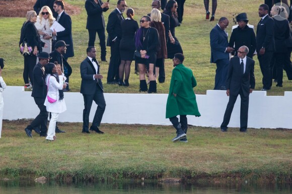 Usher - Sean Combs lors des obsèques de son ex compagne et mère de ses enfants Kim Porter à Columbus le 24 novembre 2018.