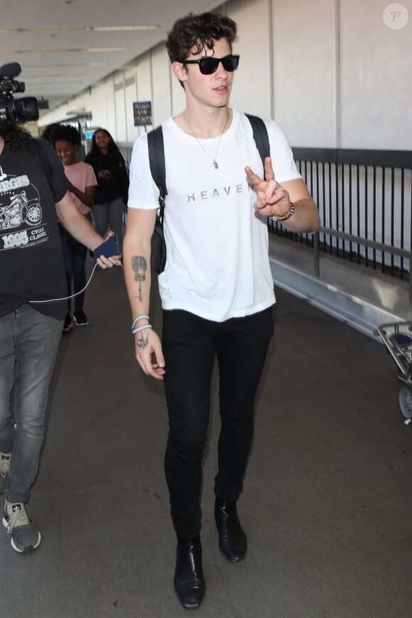 Shawn Mendes arrive à l'aéroport de LAX à Los Angeles pour prendre l'avion, le 26 septembre 2018