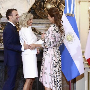 Le président Emmanuel Macron, la première dame Brigitte Macron, Julianna Macri, la femme du président de l'Argentine - Le président de l'Argentine et sa femme accueillent le couple présidentiel français à la Casa Rosada à Buenos Aires le 29 novembre 2018. © Stéphane Lemouton / Bestimage