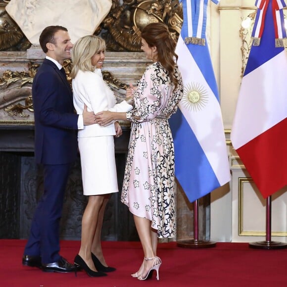 Le président Emmanuel Macron, la première dame Brigitte Macron, Julianna Macri, la femme du président de l'Argentine - Le président de l'Argentine et sa femme accueillent le couple présidentiel français à la Casa Rosada à Buenos Aires le 29 novembre 2018. © Stéphane Lemouton / Bestimage