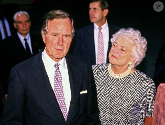 George H.W. Bush et Barbara Bush lors d'une conférence de presse en juin 1990. L'ancien président des Etats-Unis est mort à l'âge de 94 ans le 30 novembre 2018.