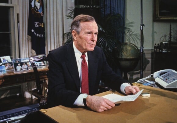 George H.W. Bush lors de son allocution de Noël à la Maison Blanche le 25 décembre 1991. L'ancien président des Etats-Unis est mort à l'âge de 94 ans le 30 novembre 2018.