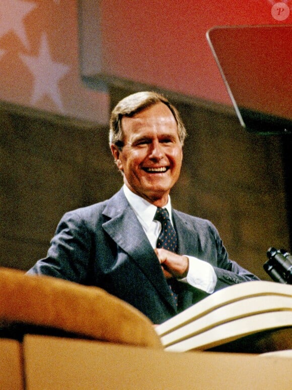 George H.W. Bush, alors vice-président de Ronald Reagan, lors de la convention républicaine le 23 août 1984 à Dallas. L'ancien président des Etats-Unis est mort à l'âge de 94 ans le 30 novembre 2018.