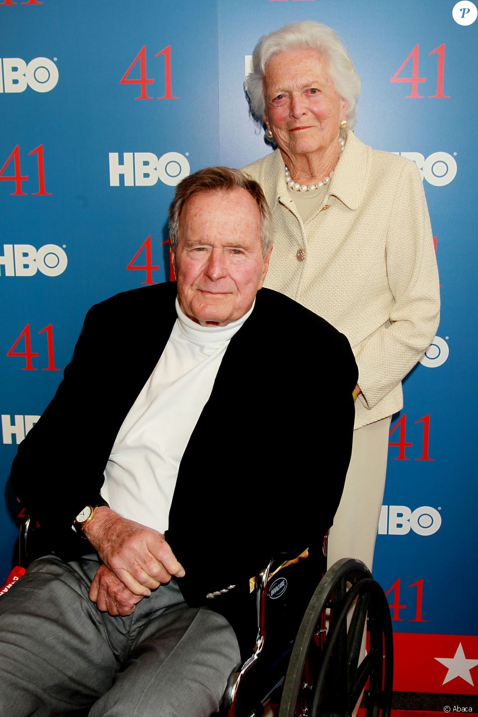  George H.W. Bush avec sa femme Barbara Bush en juin 2012 à New York lors de la première d&#039;un documentaire qui lui est consacré. L&#039;ancien président des Etats-Unis est mort à l&#039;âge de 94 ans le 30 novembre 2018. 