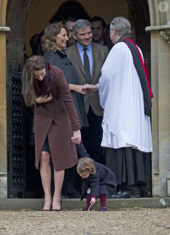 Catherine (Kate) Middleton, duchesse de Cambridge, la princesse Charlotte de Cambridge, Carole Middleton et Michael Middleton - Cette année, le duc et la duchesse de Cambridge n'ont pas rejoint le reste de la famille royale britannique à Sandringham. Ils ont réveillonné à Englefield, Berkshire, Royaume Uni, chez les Midlleton et sont allés en famille à la messe de Noël ce dimanche 25 décembre 2016.