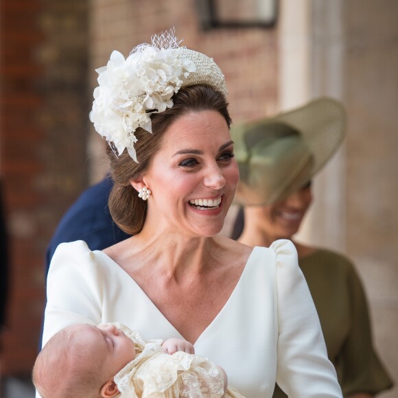 Kate Catherine Middleton, duchesse de Cambridge et son fils, le prince Louis - La famille royale d'Angleterre lors du baptême du prince Louis en la chapelle St James à Londres. Le 9 juillet 2018