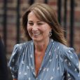 Carole et Michael Middleton sont allés voir leur petit-fils, le nouveau-né de la famille royale, le bébé de Kate Middleton et du prince William, à la maternité de l'hopital St-Mary à Londres. Le 23 juillet 2013
