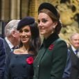 Le prince William, duc de Cambridge, le prince Harry, duc de Sussex et Meghan Markle (enceinte), duchesse de Sussex, Kate Middleton, duchesse de Cambridge, lors du service commémoratif en l'abbaye de Westminster pour le centenaire de l'Armistice de la Première Guerre mondiale, le 11 novembre 2018 à Londres.