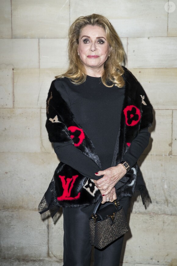 Catherine Deneuve au photocall du défilé Louis Vuitton PAP femme printemps / été 2019 au Louvre à Paris le 2 octobre 2018 © Olivier Borde / Bestimage