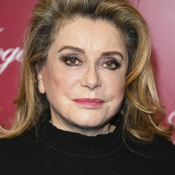 Catherine Deneuve lors de la présentation presse de la nouvelle collection Roger Vivier "Automne-Hiver 2018/2019" à l'Espace Cambon à Paris, le 27 février 2018. © Pierre Perusseau/Bestimage