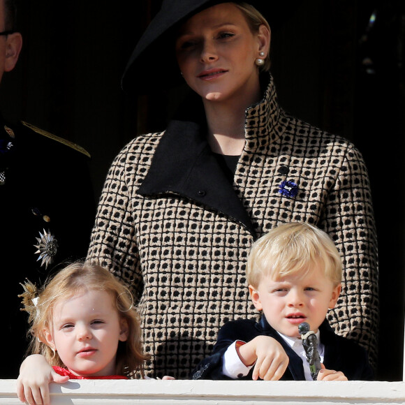 La princesse Charlene et ses enfants, la princesse Gabriella et le prince Jacques - La famille princière de Monaco au balcon du palais lors de la fête nationale monégasque, à Monaco. Le 19 novembre 2018. © Dominque Jacovides / Bestimage